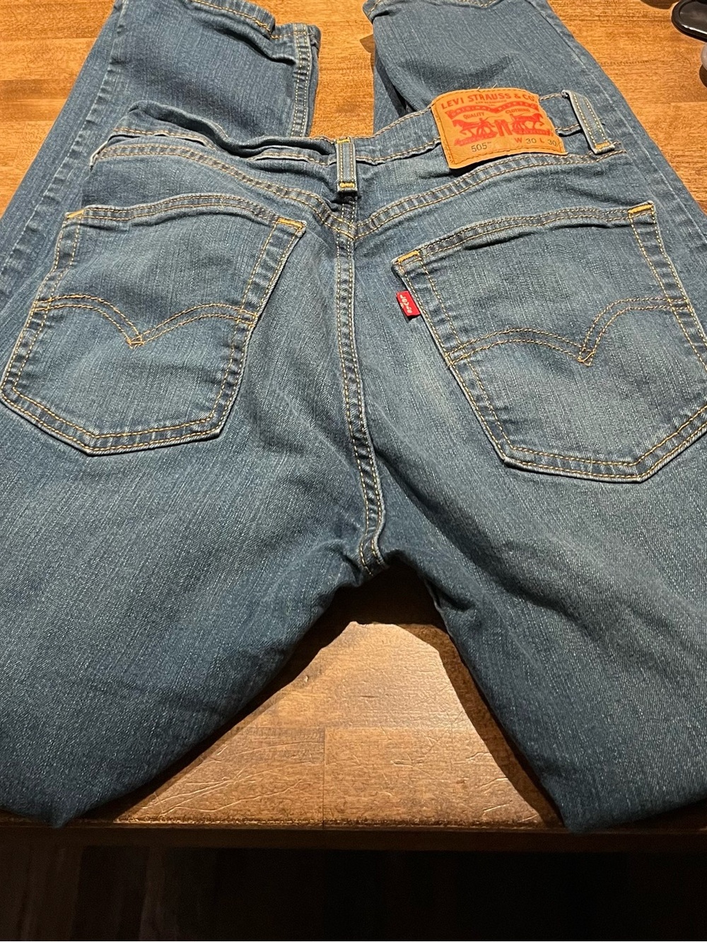 Levi's Men's Medium Blue Relaxed Fit Jeans